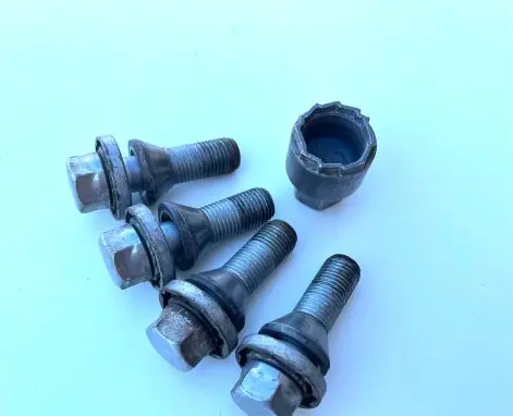 Volvo V60 Nuts/bolts 