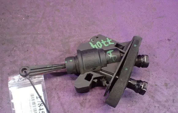 Ford Fusion Clutch master cylinder 