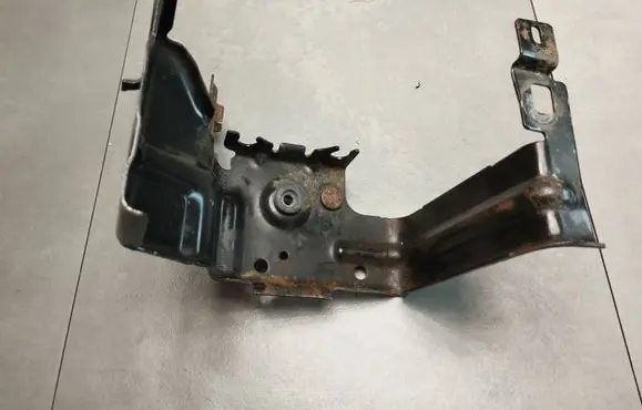Peugeot 3008 I ABS pump bracket 