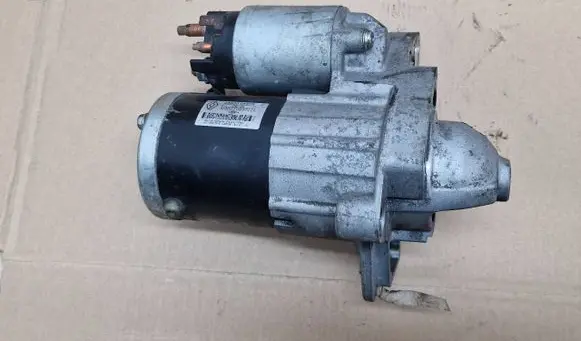 Renault Clio V Starter motor 233000557R
