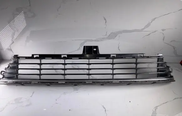 Toyota Auris E180 Front bumper lower grill 5311202670
