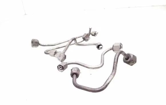 Fuel injector supply line/pipe