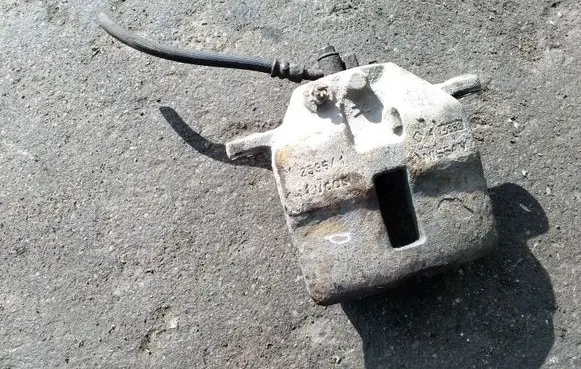 Nissan Almera Tino Front brake caliper