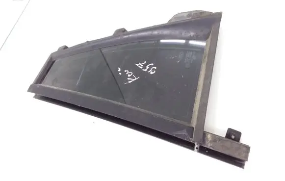 Rear vent window glass