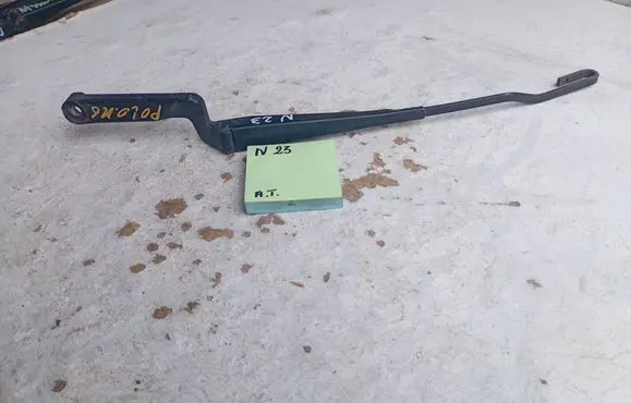 Volkswagen Polo III 6N 6N2 6NF Front wiper blade arm 8426985426