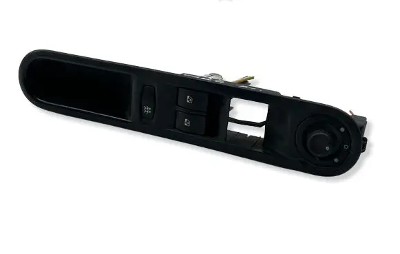 Renault Espace IV Electric window control switch 8200250650