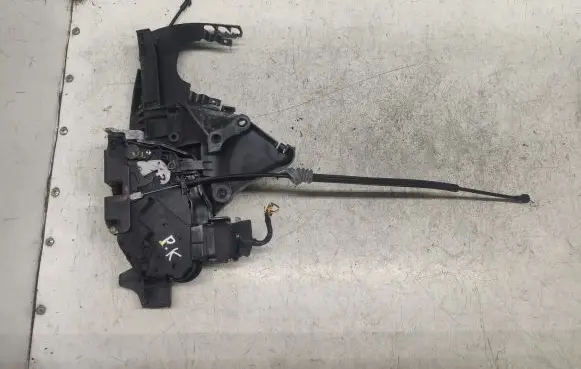 Volvo V50 Front door lock