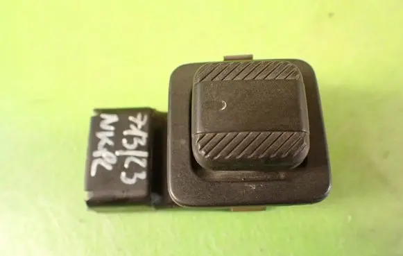 Volkswagen Transporter - Caravelle T4 Wing mirror switch 321959565