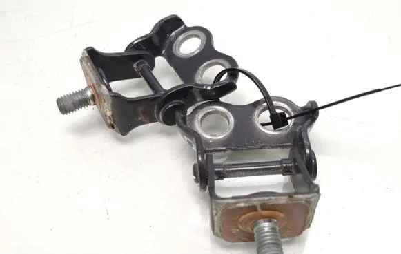 Toyota Yaris Loading door hinge set 