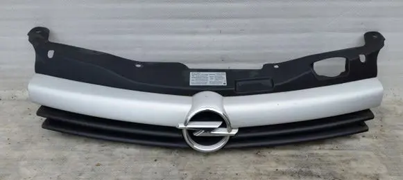 Opel Astra H Front bumper upper radiator grill 6320031