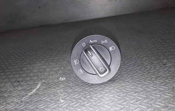 Volkswagen PASSAT B6 Light switch
