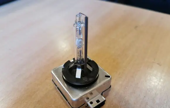 BMW 3 E90 E91 Xenon bulb 9285147294