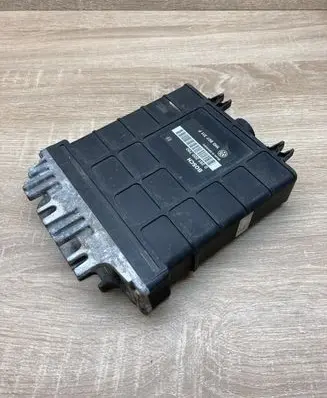 Volkswagen Golf III Engine control unit/module ECU 1H0907311F 0261200760