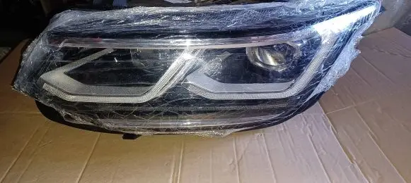 Volkswagen Tiguan Headlight/headlamp 5NB941081