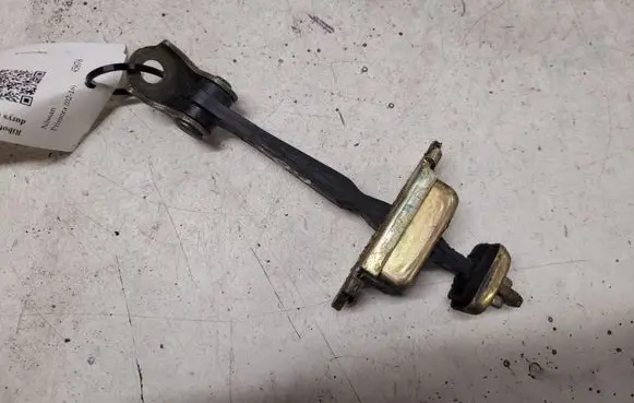 Nissan Primera Front door check strap stopper