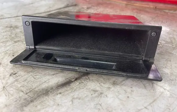Mitsubishi Pajero Sport I Dashboard storage box/compartment Mb918623