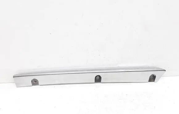Dashboard glove box trim