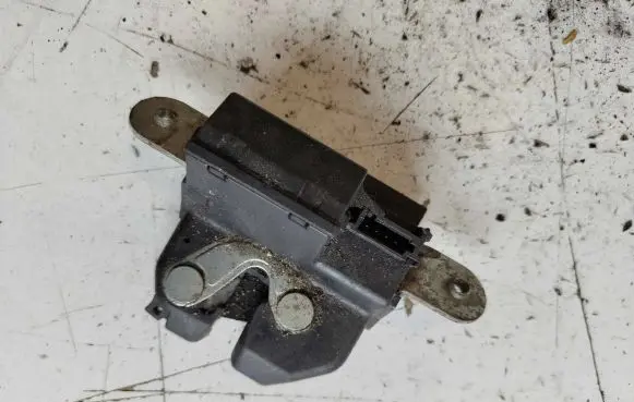 Fiat 500 Tailgate/trunk/boot lock/catch/latch 55701971