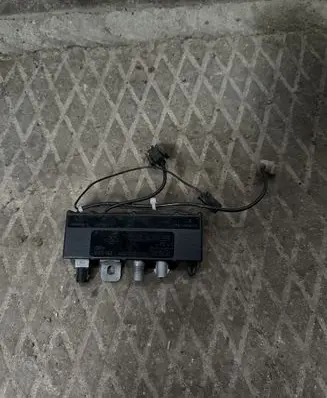 BMW 5 E39 Antenna control unit 65258352499