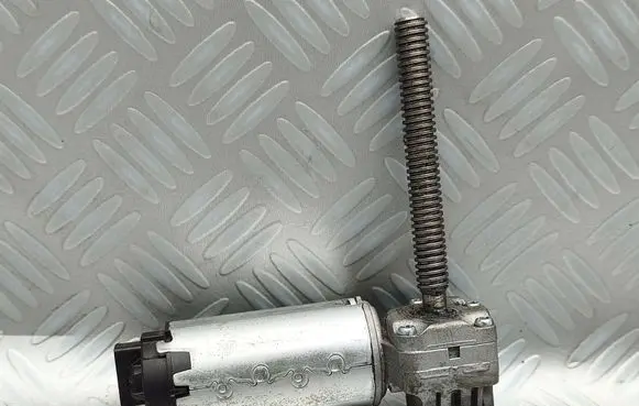 Opel Insignia A Seat adjustment motor 8357025 12162011 15126