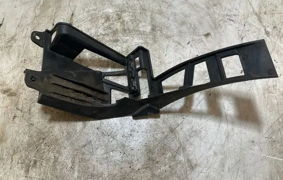 Mercedes-Benz CLA C118 X118 Rear bumper mounting bracket A1188851502