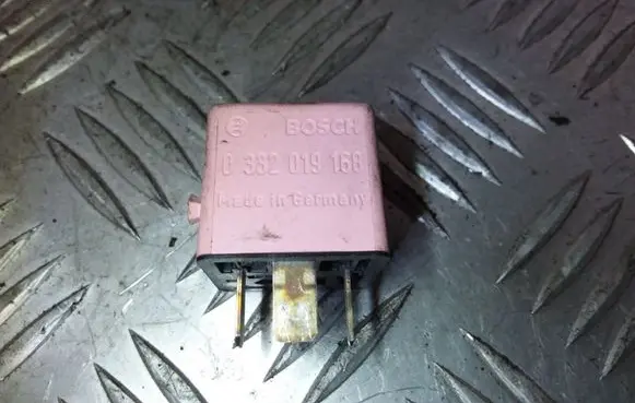 BMW 3 E36 ABS relay 8365326 0332019168