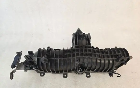 Volvo XC40 Intake manifold 31441970