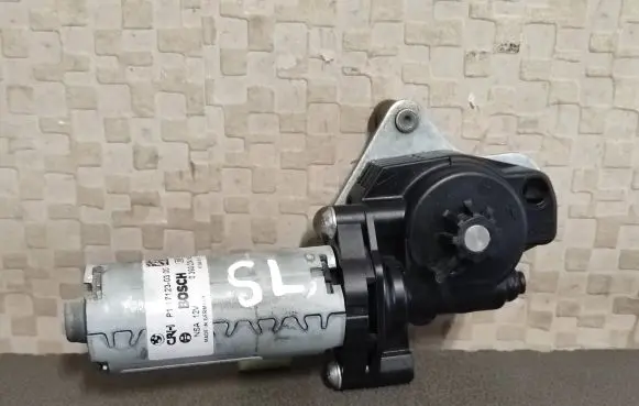 BMW 2 F22 F23 Seat adjustment motor 0390204146 P1171230300 P1112910406
