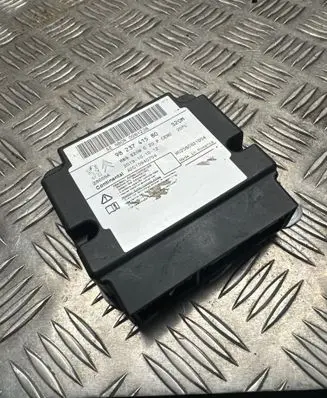 Porsche Macan (95B) Airbag control unit/module 9823741580 H025S0821D04 A2C15940704