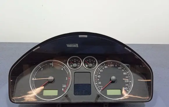 Speedometer (instrument cluster)