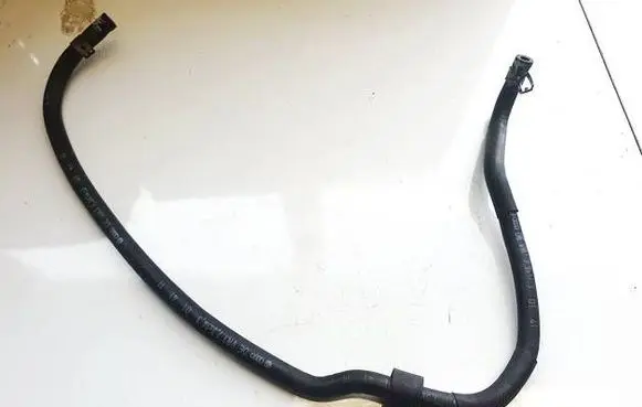 Engine coolant pipe/hose