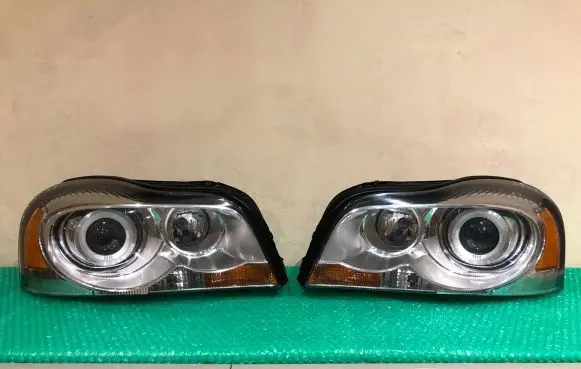 Volvo XC90 Headlights/headlamps set 31111845 89902046 31111846