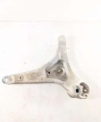 BMW 7 G70 Front shock absorber mounting bracket 6898522
