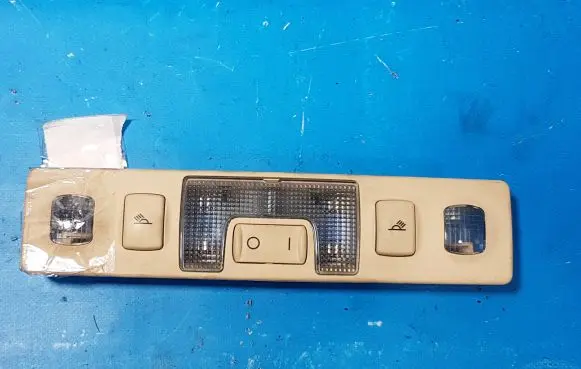 Audi A6 S6 C5 4B Boot/trunk interior light 4B0947111
