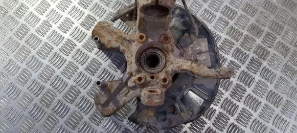 Volkswagen Golf V Front wheel hub