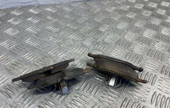 Mercedes-Benz C W204 Brake pads (rear)