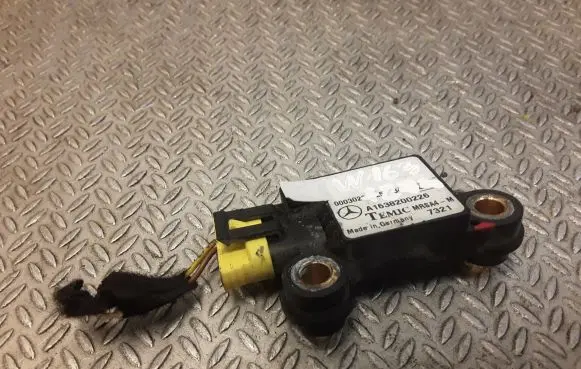 Mercedes-Benz ML W163 Airbag deployment crash/impact sensor 1638200226