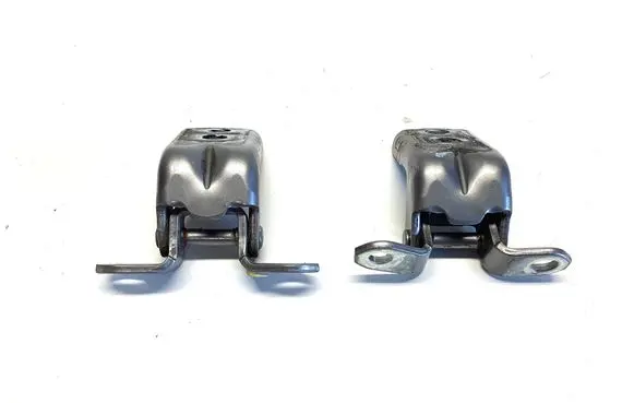 Nissan Navara D23 Front door hinge set A047742
