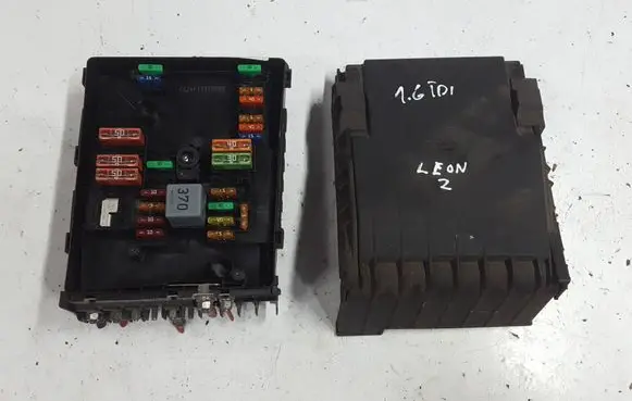 Seat Leon (1P) Fuse box set 1K0937125DXXX 1K0937125D