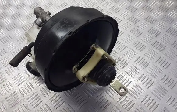 Hyundai Coupe Brake booster