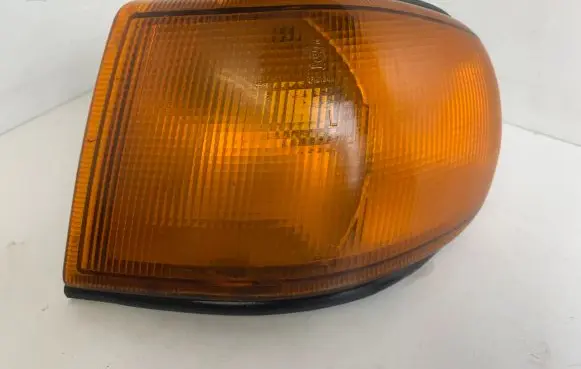 Saab 9000 CS Front indicator light 4521290 136753