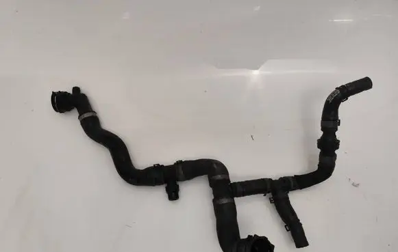 Audi A4 S4 B9 8W Engine coolant pipe/hose 8W0121140 3232VDA16