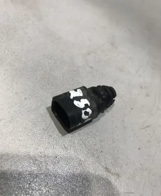 Audi A4 S4 B7 8E 8H Outside/exterior temperature sensor 820820535