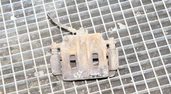 KIA Sorento Front brake caliper