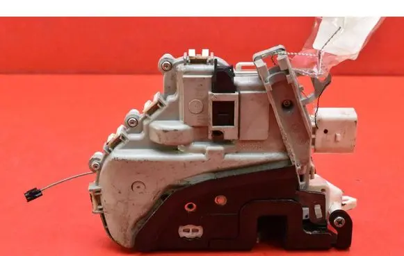 Seat Leon (5F) Front door lock 1P1837015B