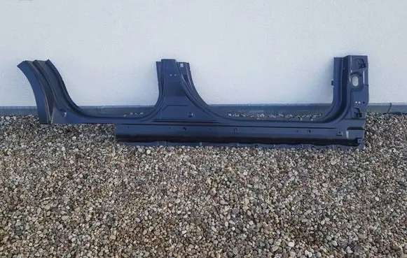Mitsubishi ASX Pillar (middle) 