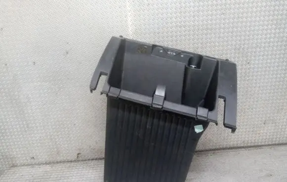 Ford Focus Glove box 4M51A06044