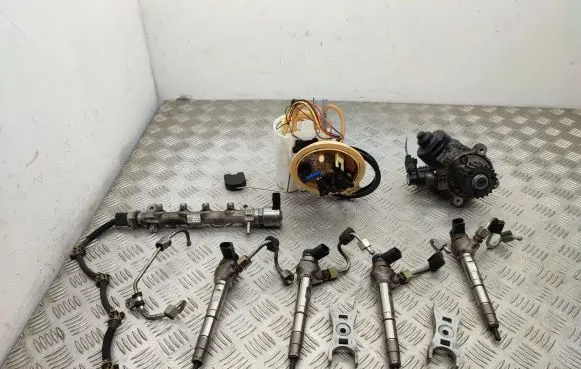 Volkswagen PASSAT B8 Fuel injection system set 0445010538 04L130755E 04L089G