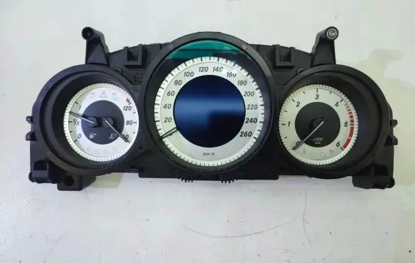Mercedes-Benz C W204 Speedometer (instrument cluster) A2049004108