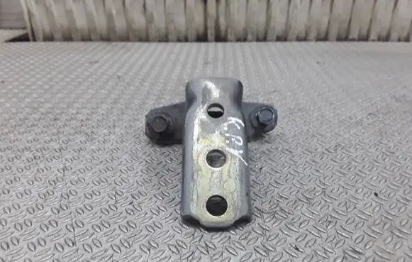 Mitsubishi Grandis Front door upper hinge